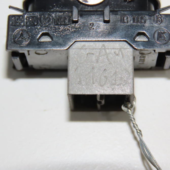 Commande lève-glace porte avant gauche occasion CHRYSLER CROSSFIRE Phase 1 04-1995->04-1999 3.2i V6 217ch 5096806AA 4