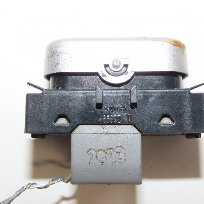 Commande lève-glace porte avant droite occasion CHRYSLER CROSSFIRE Phase 1 04-1995->04-1999 3.2i V6 217ch 5096806AA 2