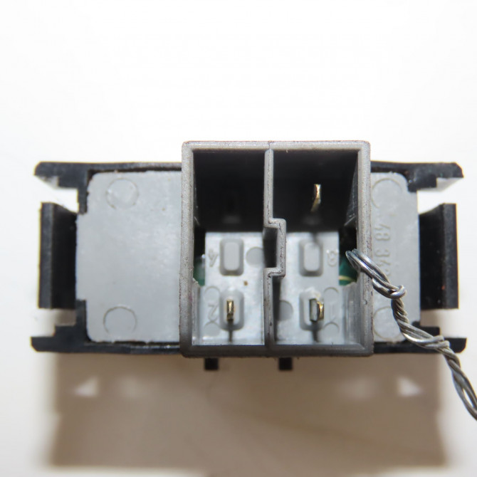 Commande lève-glace porte avant droite occasion CHRYSLER CROSSFIRE Phase 1 04-1995->04-1999 3.2i V6 217ch 5096806AA 3