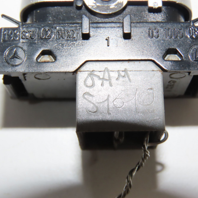 Commande lève-glace porte avant droite occasion CHRYSLER CROSSFIRE Phase 1 04-1995->04-1999 3.2i V6 217ch 5096806AA 4