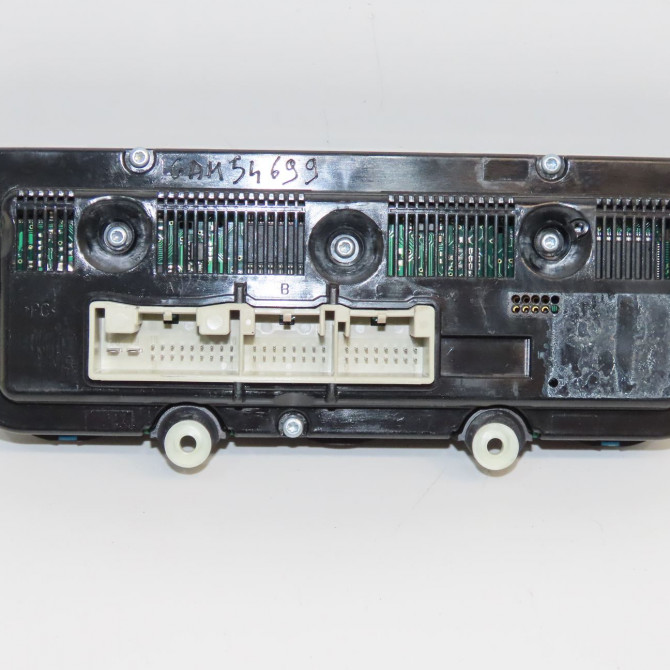 Commande de chauffage occasion VOLKSWAGEN GOLF V Phase 1 11-2003->10-2008 1.9 TDI 105ch 2