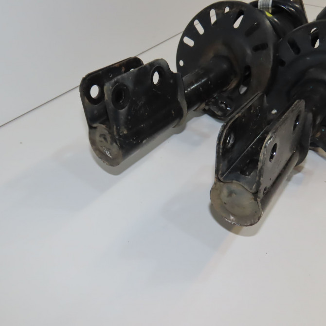 Amortisseur avant droit occasion CITROEN 146 Phase 1 04-1995->04-1999 1.6 BlueHDI 100ch 9820364080 3