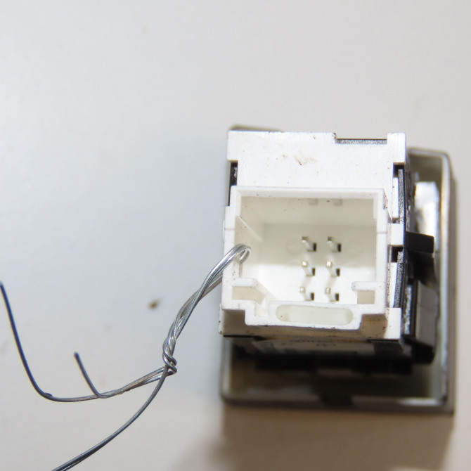 Bouton de warning occasion PEUGEOT 508 Phase 1 04-1995->04-1999 2.0 HDI 163ch 6490KK 3