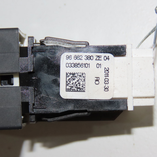 Bouton de warning occasion PEUGEOT 508 Phase 1 04-1995->04-1999 2.0 HDI 163ch 6490KK 4