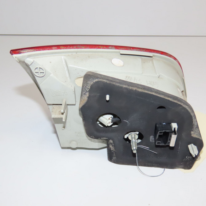 Feu arrière intérieur droit occasion PEUGEOT 508 Phase 1 04-1995->04-1999 2.0 HDI 163ch 6351LZ 2