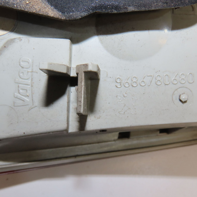 Feu arrière intérieur droit occasion PEUGEOT 508 Phase 1 04-1995->04-1999 2.0 HDI 163ch 6351LZ 4
