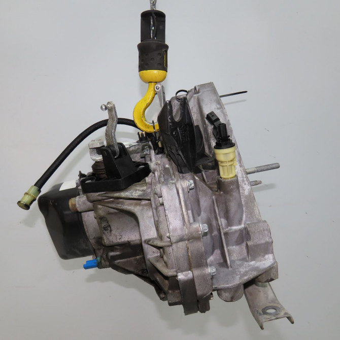 Boîte à vitesse mecanique occasion  8201180697 2