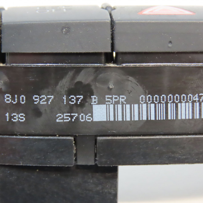 Bouton de warning occasion AUDI TT II Phase 1 09-2006->04-2010 2.0 TFSi 200ch 4