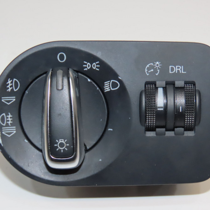 Interrupteur commande de phares occasion AUDI TT II Phase 1 09-2006->04-2010 2.0 TFSi 200ch 1