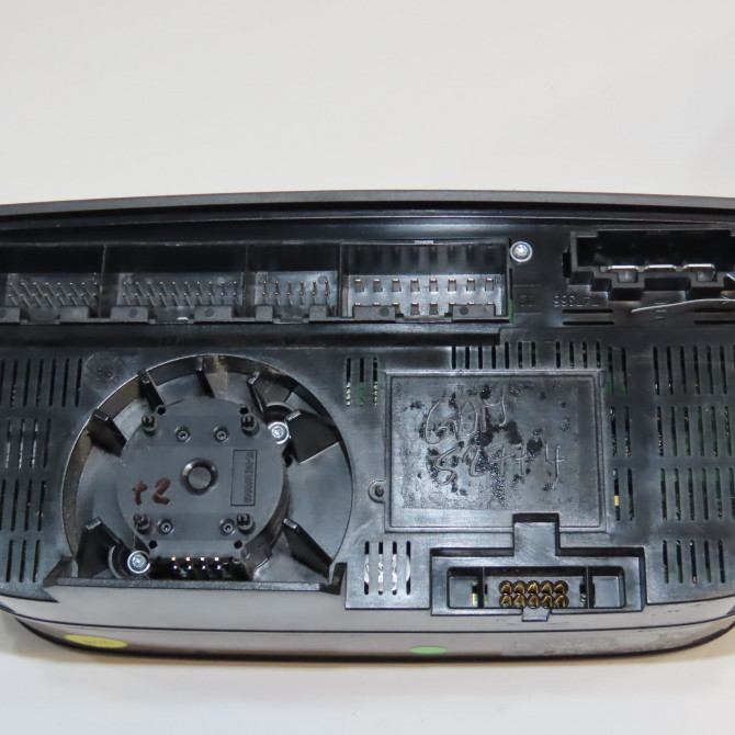 Commande de chauffage occasion AUDI TT II Phase 1 09-2006->04-2010 2.0 TFSi 200ch 2