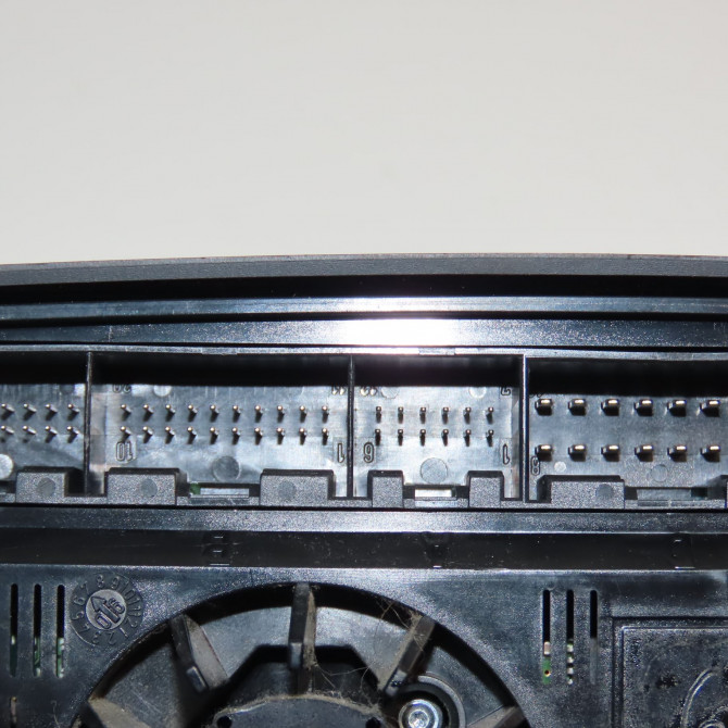 Commande de chauffage occasion AUDI TT II Phase 1 09-2006->04-2010 2.0 TFSi 200ch 4