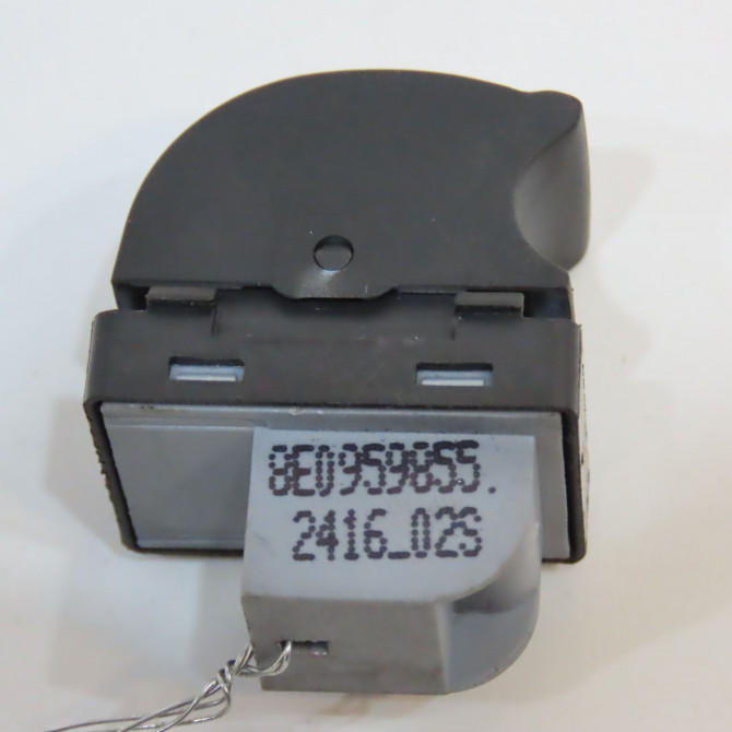 Commande lève-glace porte avant droite occasion AUDI TT II Phase 1 09-2006->04-2010 2.0 TFSi 200ch 3