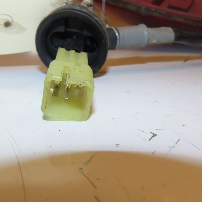 Feu arrière gauche occasion SUZUKI SWIFT III Phase 1 03-2005->09-2011 1.3i 90ch 3567063J00 3