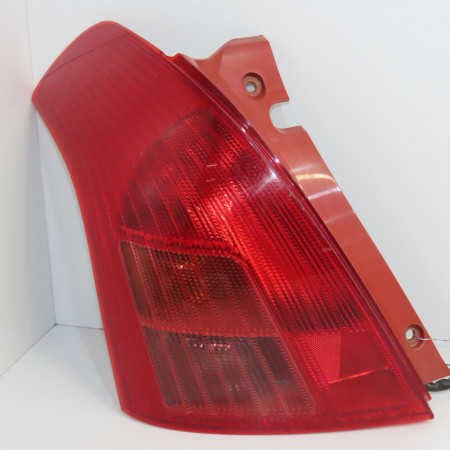Feu arrière gauche occasion SUZUKI SWIFT III Phase 1 03-2005->09-2011 1.3 VVT 3567063J00