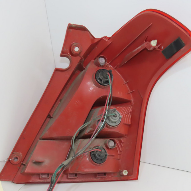 Feu arrière gauche occasion SUZUKI SWIFT III Phase 1 03-2005->09-2011 1.3 VVT 3567063J00 2