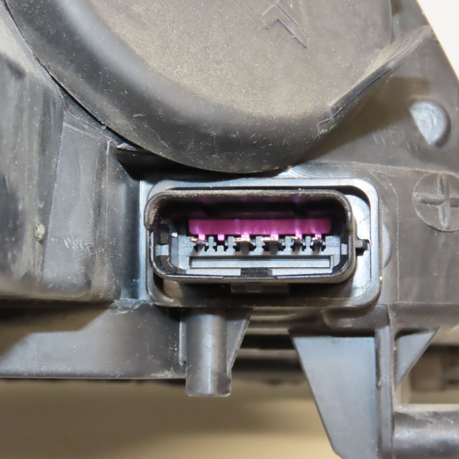 Phare gauche occasion RENAULT MEGANE III Phase 1 11-2008->01-2012 1.4 TCE 16v 130ch 260609764R 3