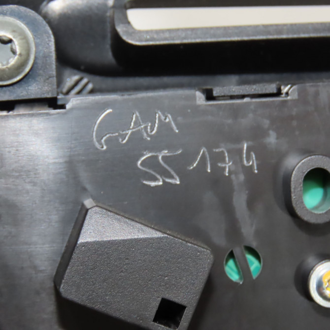 Autoradio occasion FORD CMAX II Phase 1 09-2010->09-2015 1.6 TDCI 115ch 2277323 8