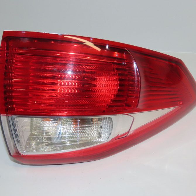 Feu arrière gauche occasion FORD CMAX II Phase 1 09-2010->09-2015 1.6 TDCI 115ch 1767530 1