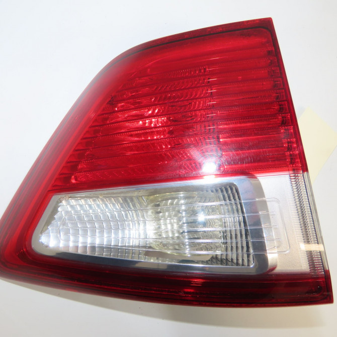 Feu arrière interieur gauche occasion FORD CMAX II Phase 1 09-2010->09-2015 1.6 TDCI 115ch 1767544 1