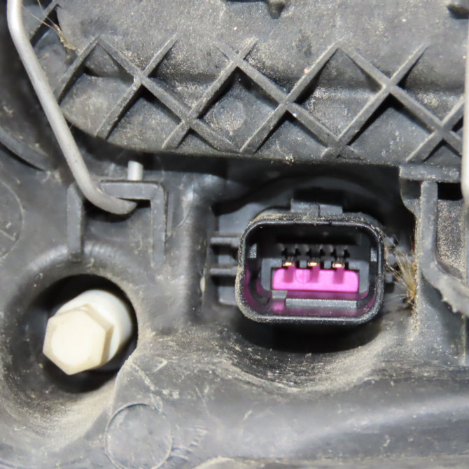 Phare gauche occasion RENAULT MEGANE III Phase 1 11-2008->01-2012 1.6i 16v 110ch 260609764R 3