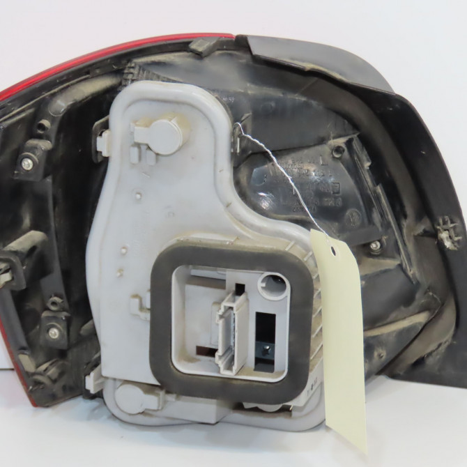 Feu arrière droit occasion VOLKSWAGEN POLO V POLO V Phase 1 2009-09-01->2014-05-31 1.6 TDI 90 6R0945096AH 2