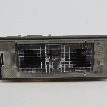 Eclaireur plaque de police d occasion RENAULT KADJAR Phase 1 06-2015->... 1.6 DCI 130ch 8200480127
