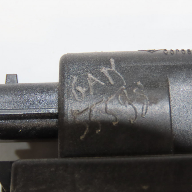 Eclaireur plaque de police d occasion RENAULT KADJAR Phase 1 06-2015->... 1.6 DCI 130ch 8200480127 4