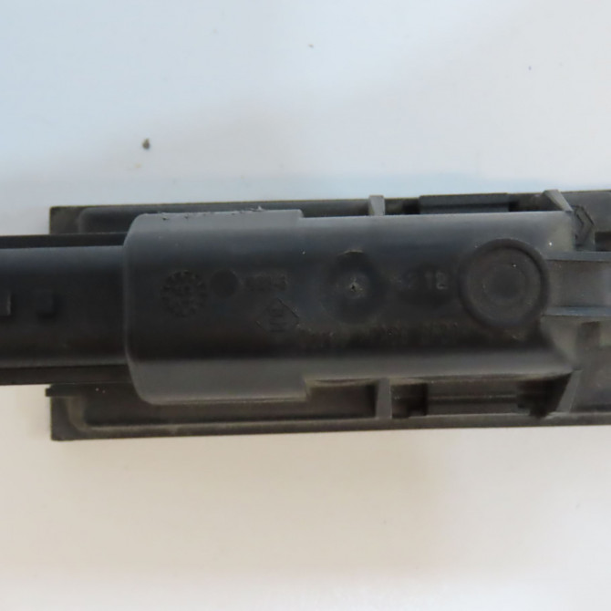 Eclaireur plaque de police g occasion RENAULT KADJAR Phase 1 06-2015->... 1.6 DCI 130ch 8200480127 2