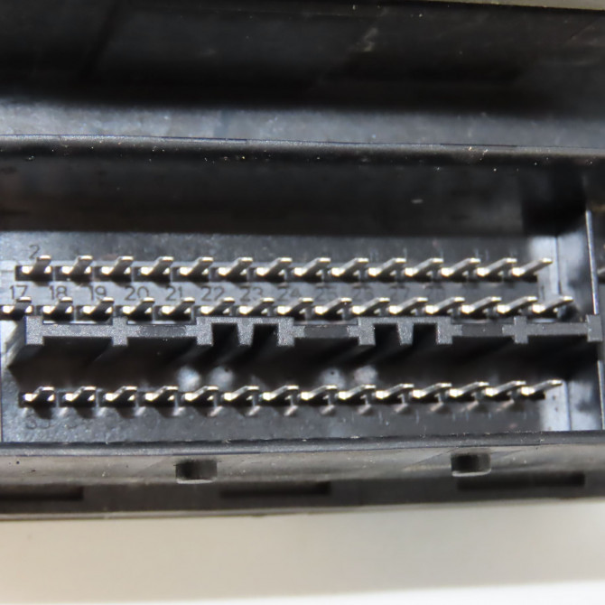 Unité hydraulique ABS occasion AUDI TT II Phase 1 09-2006->04-2010 2.0 TFSi 200ch 8J0614517BEF 4