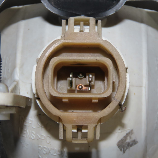 Phare antibrouillard avant gauche occasion PEUGEOT 206 + Phase 1 03-2009->05-2013 1.1i 60ch 3