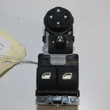 Commande lève-glace porte avant gauche occasion CITROEN 146 Phase 1 04-1995->04-1999 2.0 BLUEHDI 180ch 98329368ZD