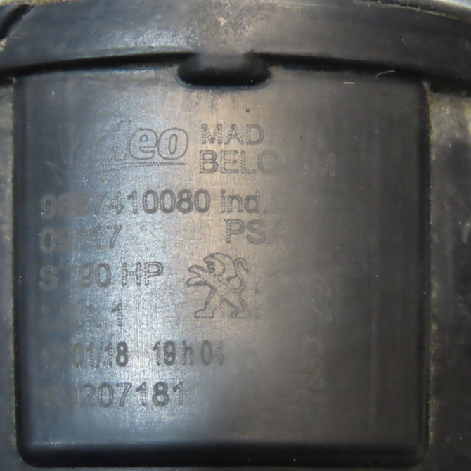 Phare antibrouillard avant gauche occasion CITROEN 146 Phase 1 04-1995->04-1999 2.0 BLUEHDI 180ch 6208Q3 4