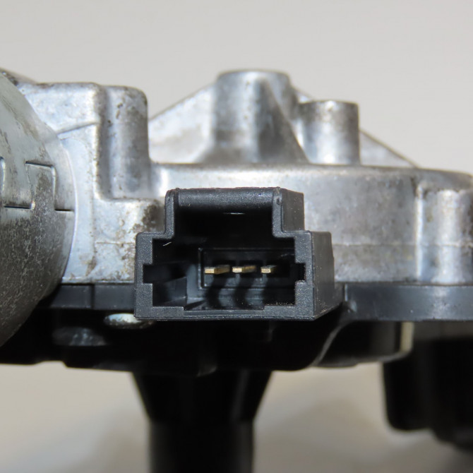 Moteur essuie-glace arrière occasion OPEL 9819900080 3