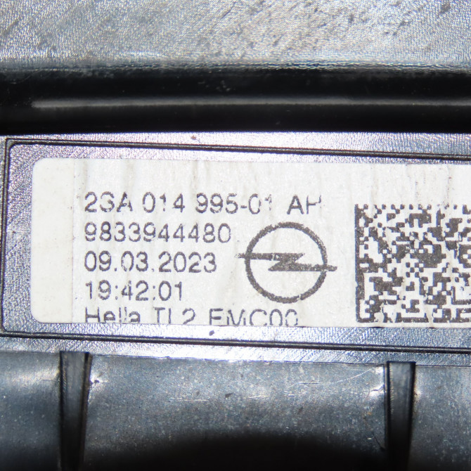 Feu arrière interieur gauche occasion OPEL 9833944480 4