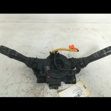 Bloc commodos occasion TOYOTA YARIS II Phase 1 12-2005->11-2009 1.4 D-4D