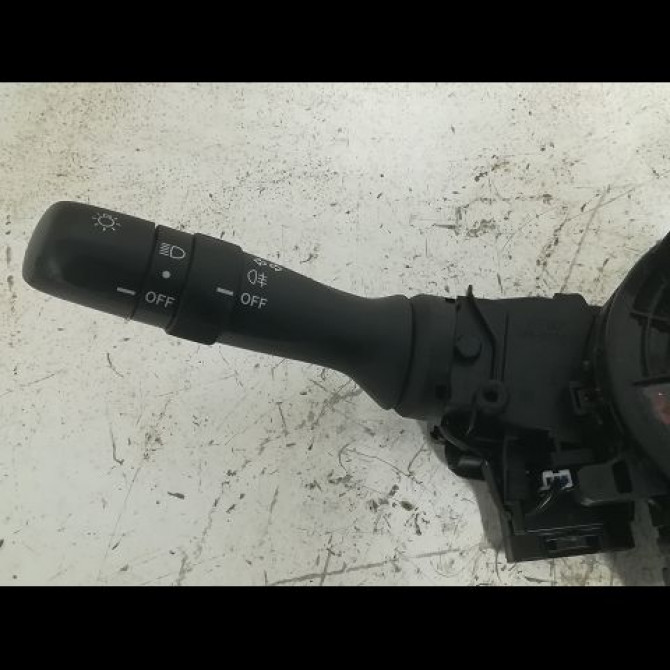 Bloc commodos occasion TOYOTA YARIS II Phase 1 12-2005->11-2009 1.4 D-4D 3