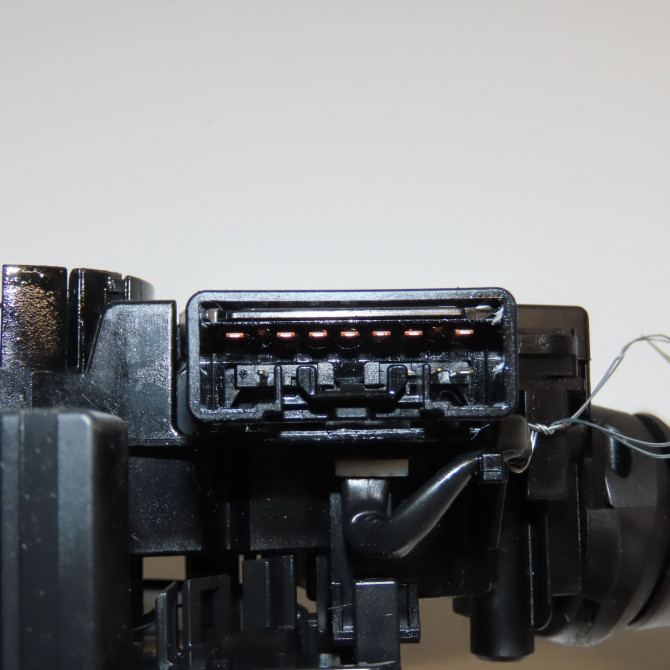 Bloc commodos occasion TOYOTA YARIS II Phase 1 12-2005->11-2009 1.3 VVT-i 4