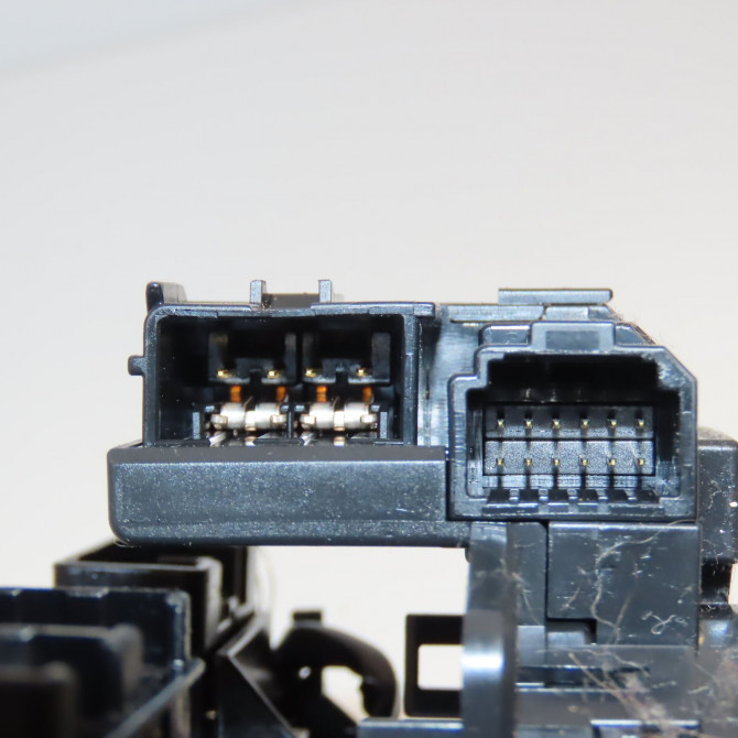 Bloc commodos occasion TOYOTA YARIS II Phase 1 12-2005->11-2009 1.3 VVT-i 5