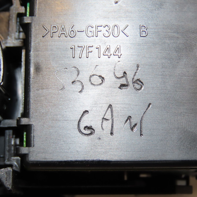 Bloc commodos occasion TOYOTA YARIS II Phase 1 12-2005->11-2009 1.3 VVT-i 8