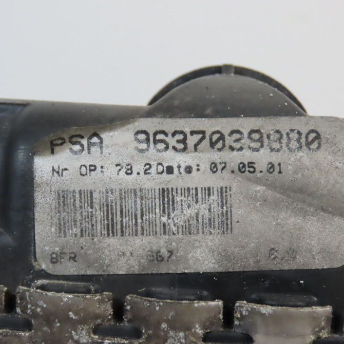 Radiateur occasion PEUGEOT 307 Phase 1 04-2001->06-2005 1.6i 16v 1330Y6 3