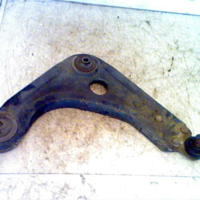 Triangle inf avd occasion FORD KA I Phase 1 10-1996->10-2008 1.3i 1448621 1