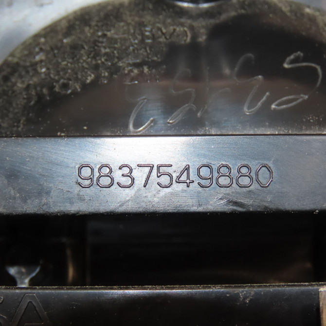 Feu arrière gauche occasion CITROEN 9851162080 4