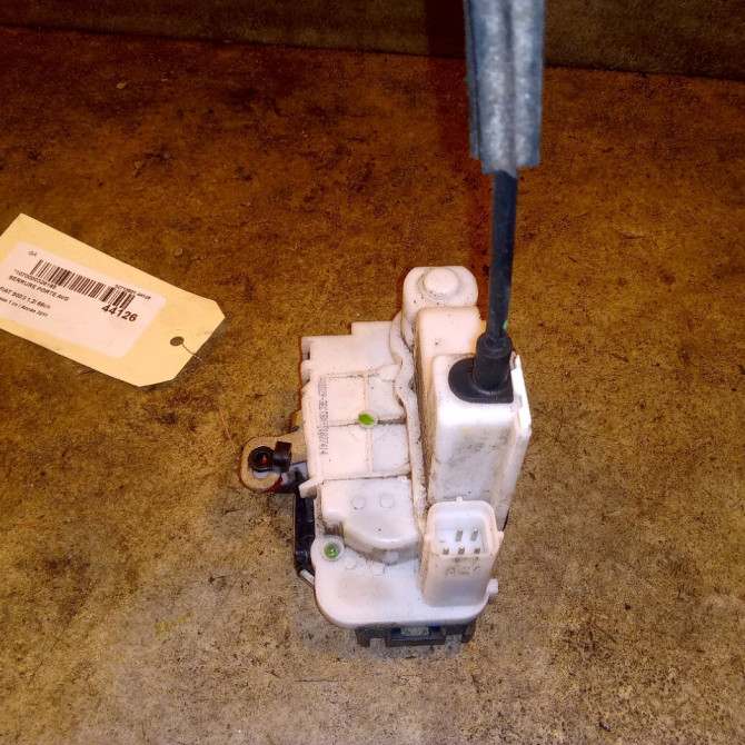 Serrure porte avg occasion FIAT 500 II 500 II Phase 1 2007-07-01->2016-03-31 1.2i 69ch 52191863 2