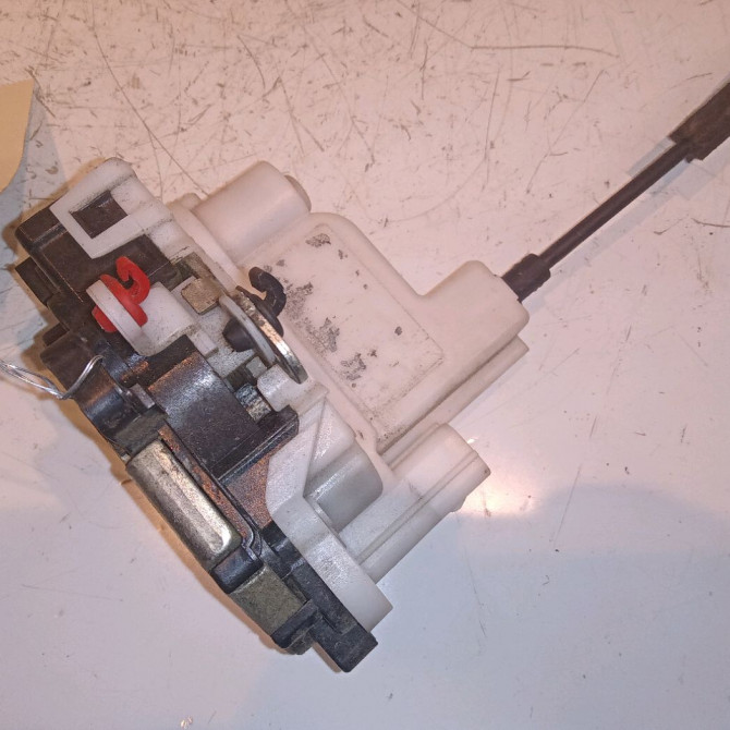 Serrure porte avg occasion FIAT 500 II 500 II Phase 1 2007-07-01->2016-03-31 1.2i 69ch 52191863 2