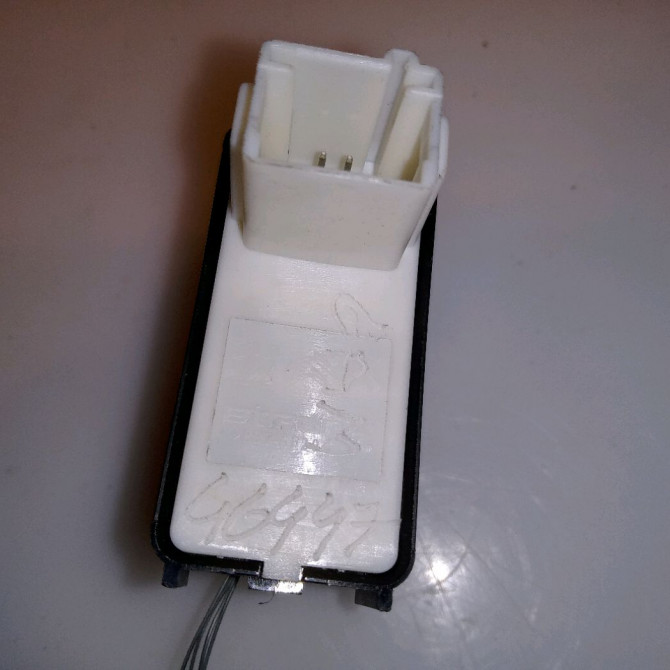 Commande leve-glace porte arrière gauche occasion CITROEN DS3 98044803ZD 3