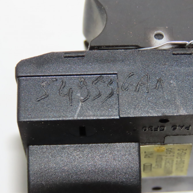 Commande lève-glace porte avant gauche occasion AUDI A3 II Phase 1 06-2003->06-2008 1.9 TDi 8Z0959851G5PR 4