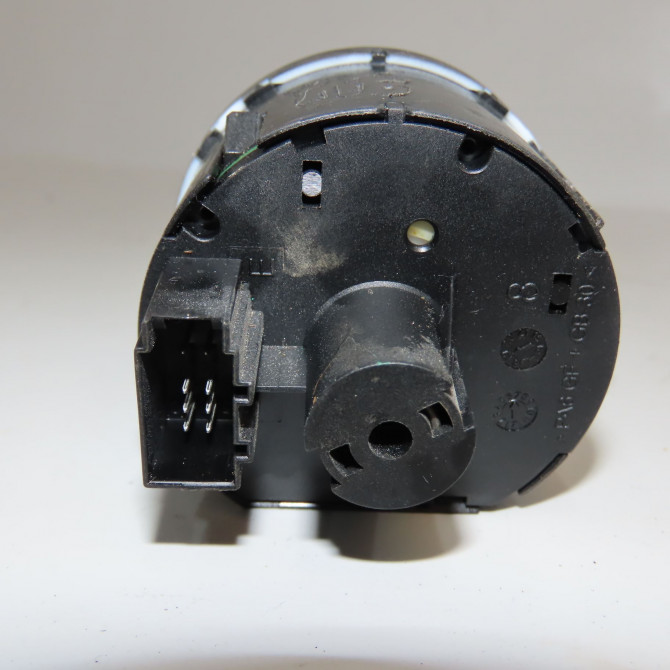 Interrupteur commande de phares occasion VOLKSWAGEN 146 Phase 1 04-1995->04-1999 2.0 TDI 177ch 5G0941431BGWZU 2