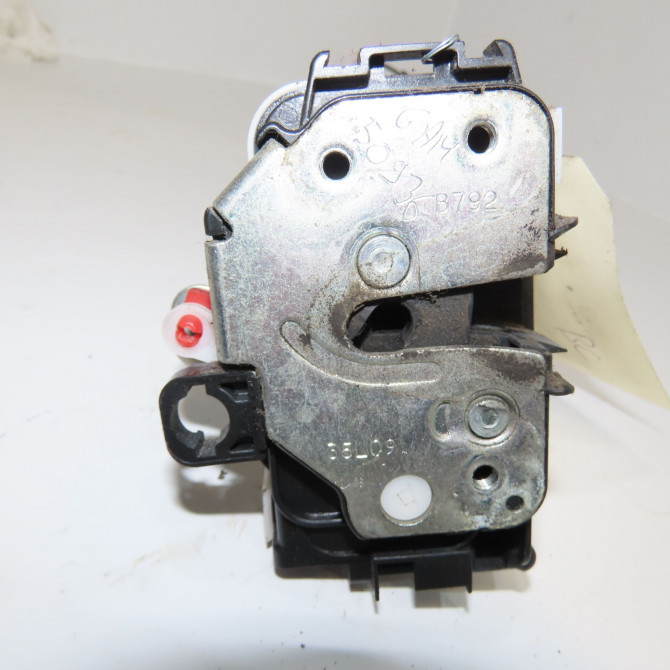 Serrure porte avg occasion FIAT 500 II 500 II Phase 1 2007-07-01->2016-03-31 1.2i 69ch 52191863 1