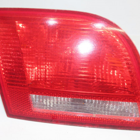 Feu arrière interieur gauche occasion AUDI A3 II Phase 1 06-2003->06-2008 2.0 TDi 140ch 8P4945093B