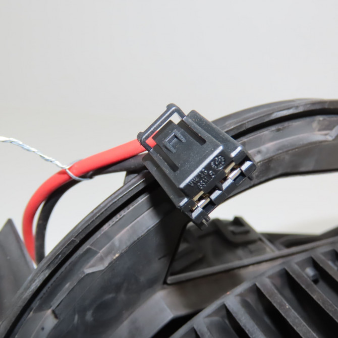 Ventilateur de chauffage occasion VOLKSWAGEN TOURAN III Phase 1 06-2015->... 5WB819021C 3